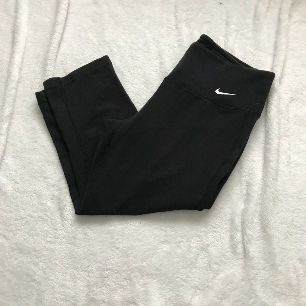 Black Capri